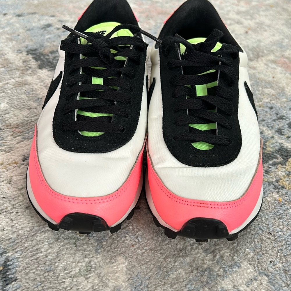 nike daybreak women’s size 6.5